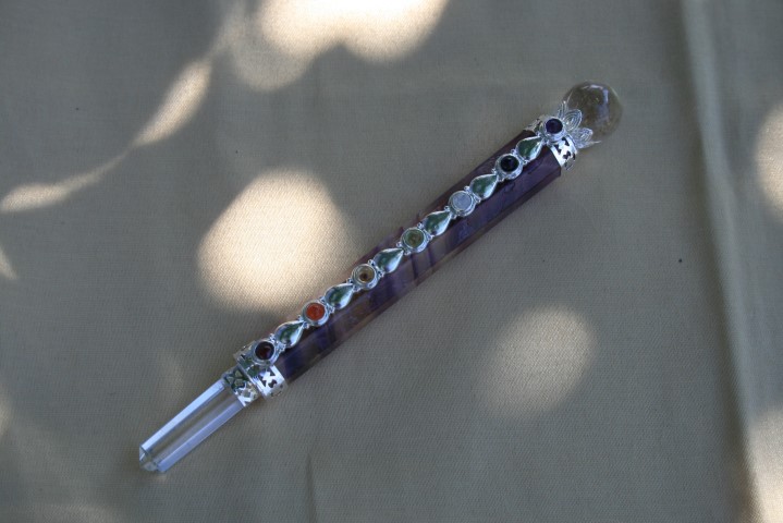 7 Chakra Fluorite Wand with Quartz helps ground excessive nervous energy 4310